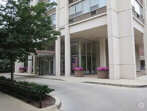 Building Photo - 70 W Burton Pl