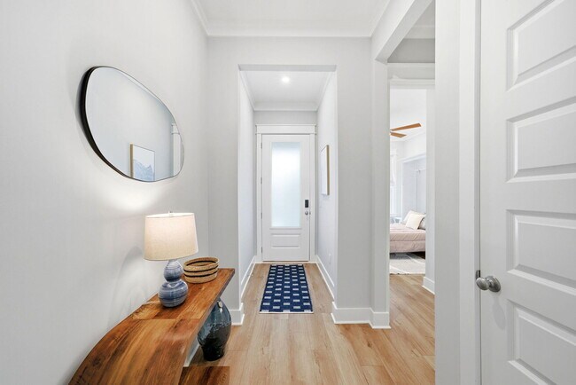 Foto del edificio - 323 Suwanee Dr