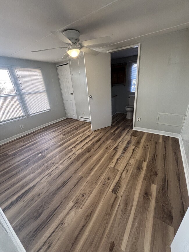 Building Photo - 221 Cherry Tree Dr