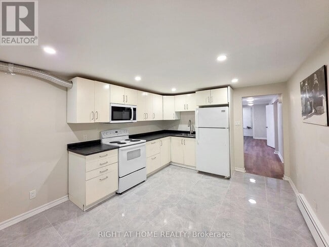 Building Photo - 708 Carnegie Ave