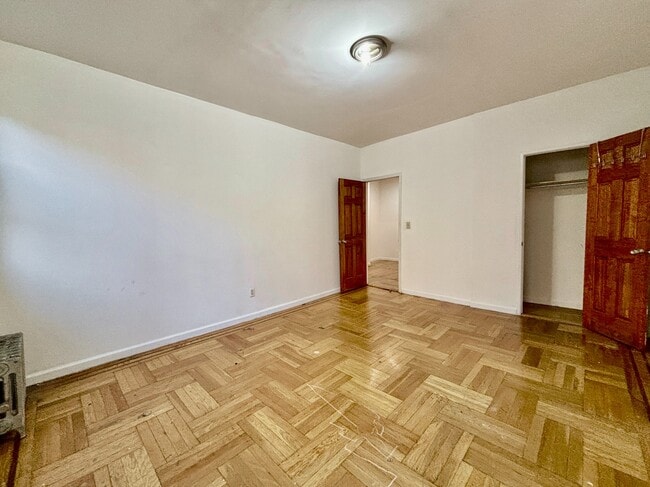 Building Photo - 30 Dongan Pl