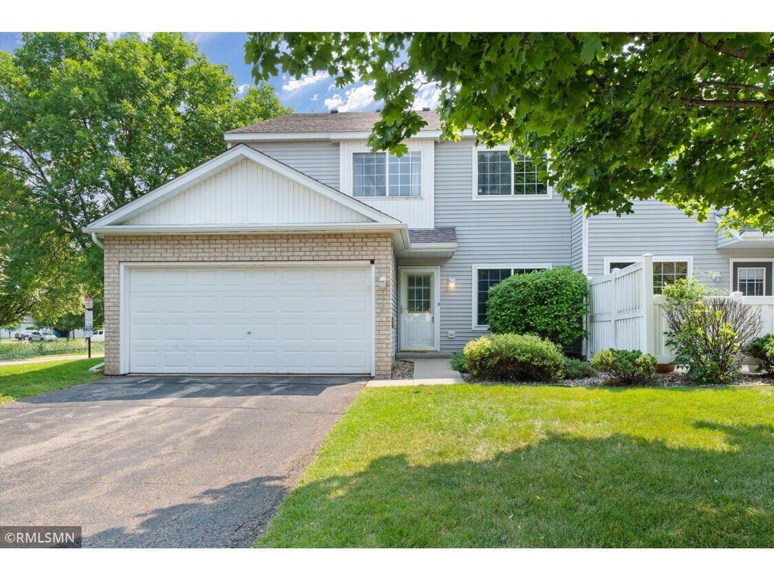 Primary Photo - 1747 Weston Ln