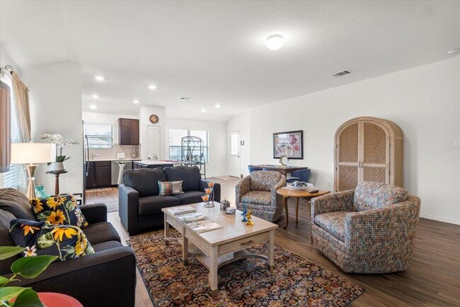 Foto del edificio - 3113 Fresh Spring Rd