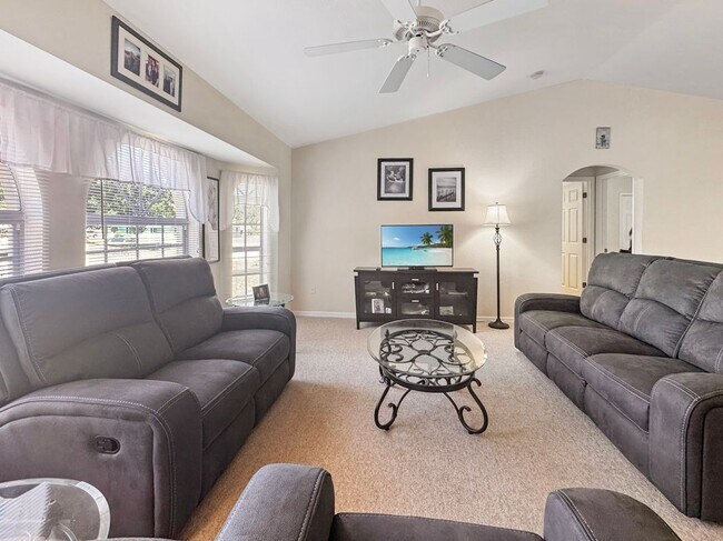 Foto del edificio - 18353 Grace Ave