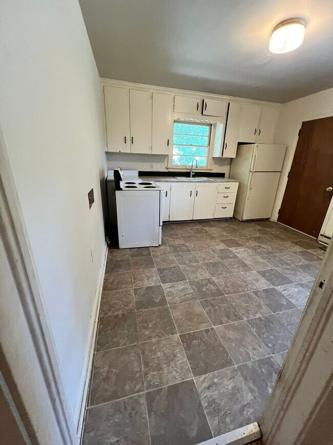 Foto del edificio - 204 Pine Ln