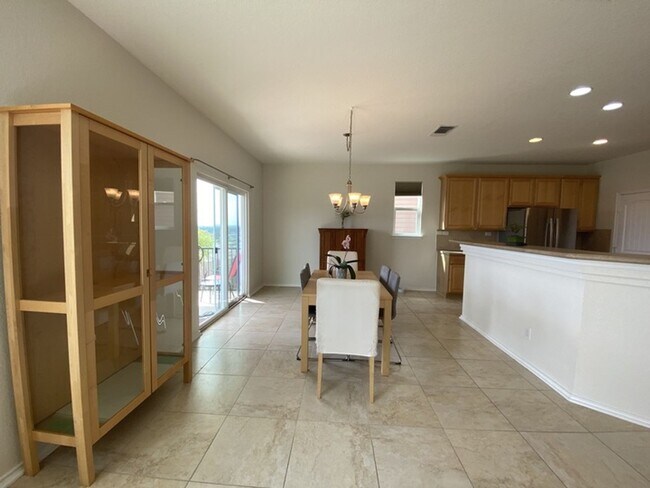 Building Photo - Beautiful Two Story Home In Live Oak!