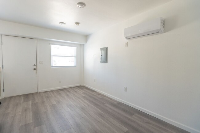 Foto del interior - 3537 Clarington Ave