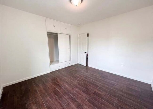 Foto del edificio - 11950 Lee Ave