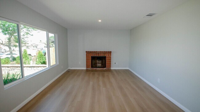 Building Photo - Fully Upgraded Mira Mesa Home with Garage ...
