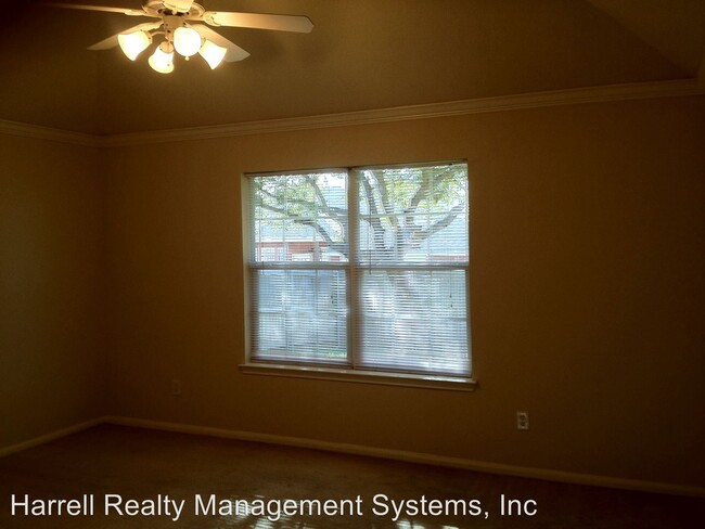 Building Photo - 301 Chapel Trail Cir