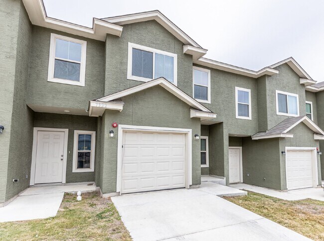 Building Photo - 7318 Savannah Brooks