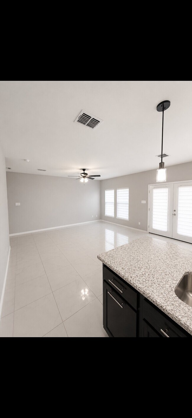 Foto del edificio - 4225 Gavilan Dr