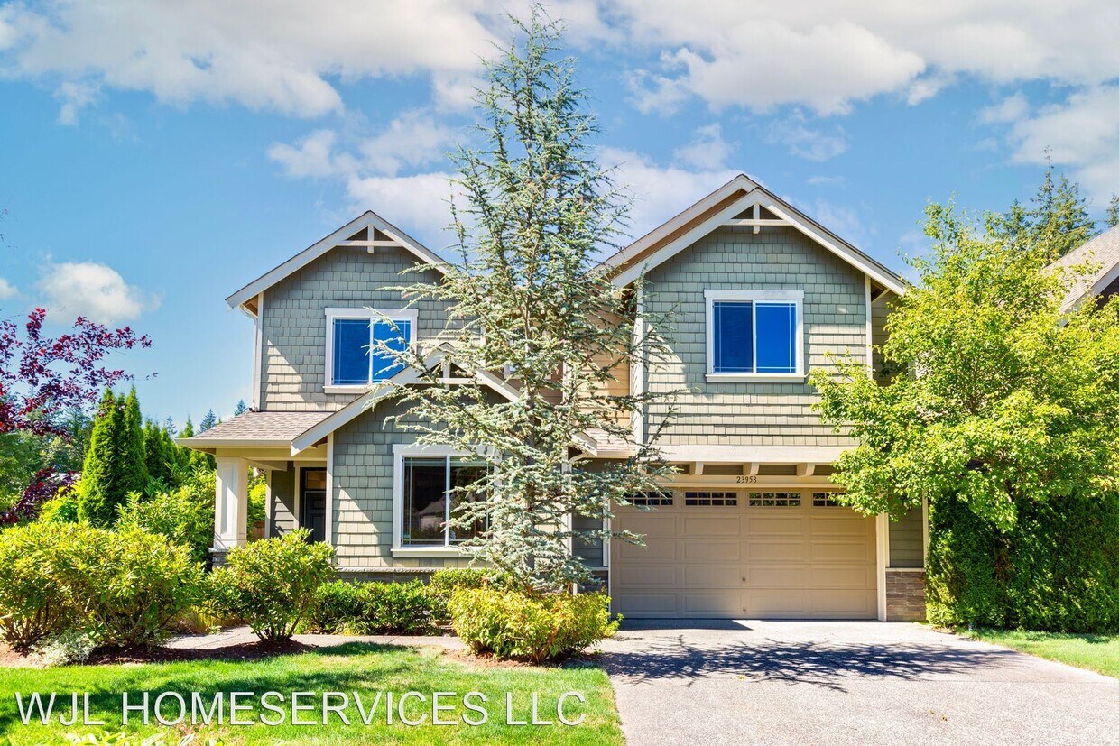 4 br, 3 bath House 23958 NE 101st Place House for Rent in Redmond