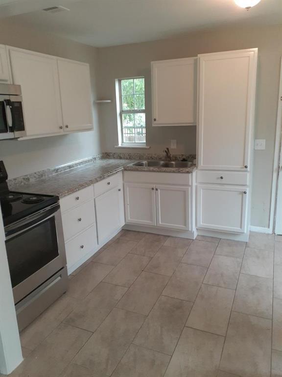 Building Photo - 4108 Fox Dr