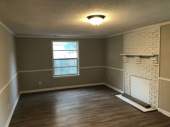 Building Photo - 940 Dougherty St