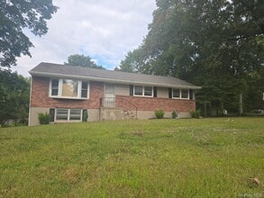 Building Photo - 27 Floral Dr