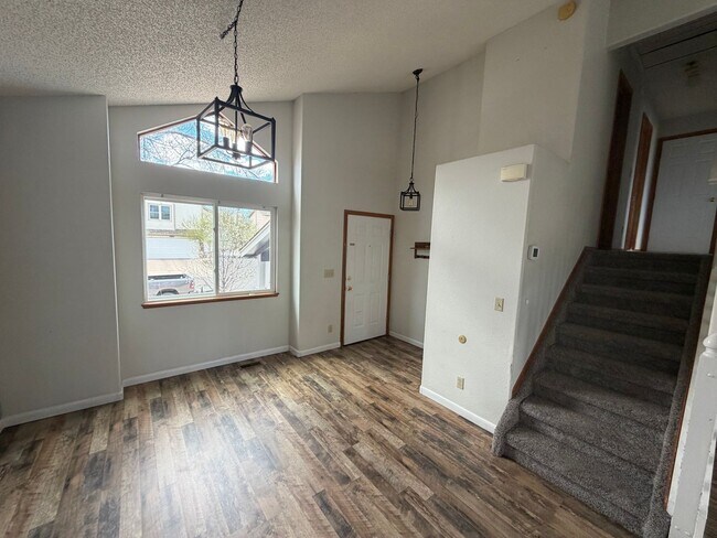 Foto del edificio - Vickers Heights 4 Bedroom, 3 Bathroom Single Family Home with Fenced in Yard