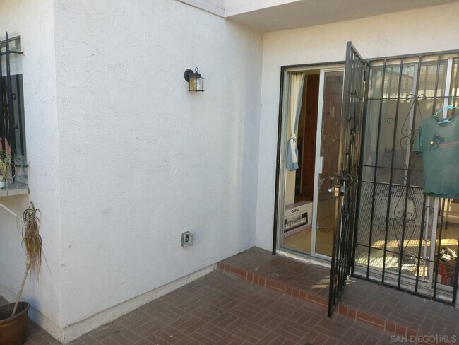 Foto del edificio - 9647 Easter Way