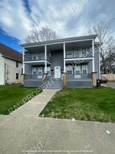 Building Photo - 647 Eddy Rd