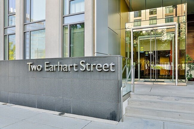 Foto del edificio - 2 Earhart St