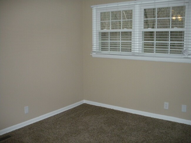 Foto del edificio - 2 bedroom / 1.5 bath Townhouse Kingsport, TN