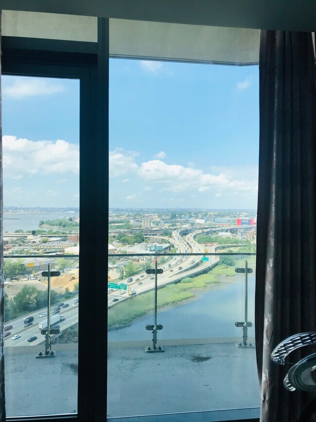 Foto del edificio - 13105-13140 Rd