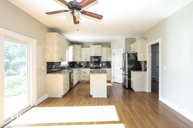 Foto del edificio - 4520 N 108th St