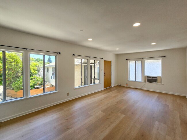 Foto del edificio - 1517 E Maple St