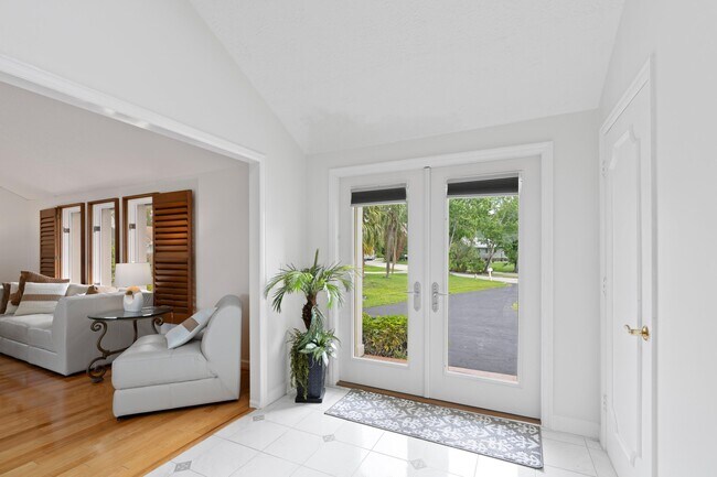 Building Photo - 1801 SE Hillmoor Dr