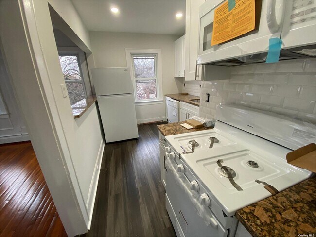 Foto del edificio - 2366 Parkview Pl