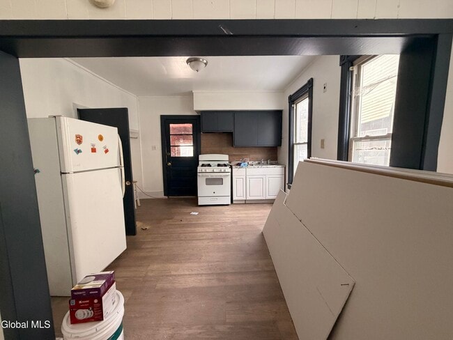 Building Photo - 51 Arch St