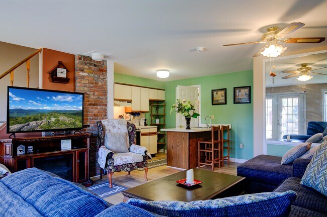 Foto del edificio - 98 Washington Rd