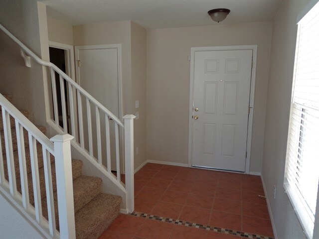 Building Photo - 6913 S Goshawk Drive