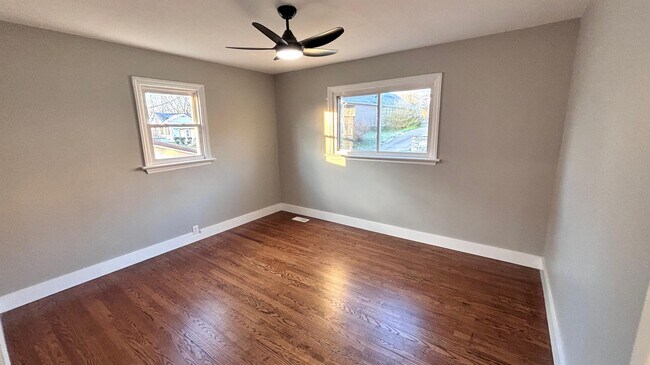 Foto del edificio - 331 N Maple St