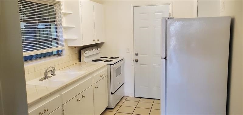 Primary Photo - 1227 NE 11th Ave