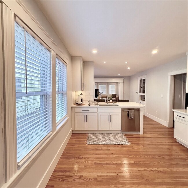 Building Photo - 58 Metropolitan Ave