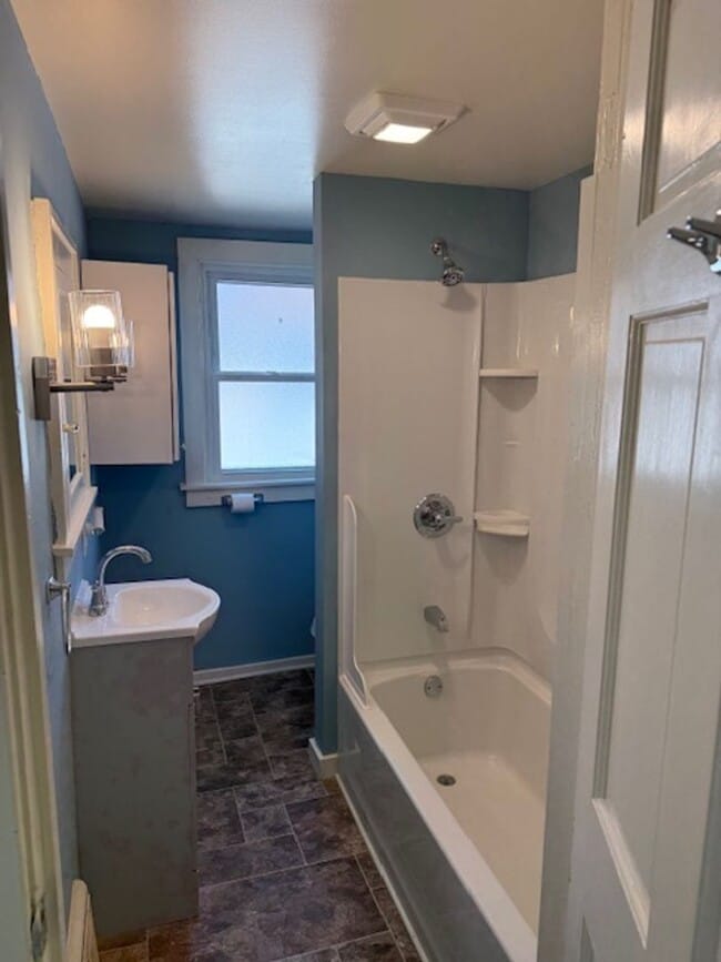 Foto del edificio - 108 Burton St SW