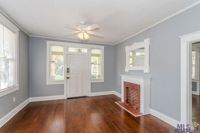 Building Photo - 1833 Wisteria St