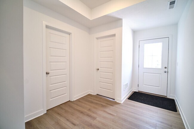 Building Photo - 8699 Maroska St