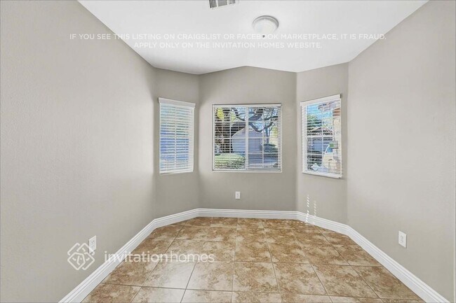 Foto del edificio - 4432 Meadowlark Wing Way
