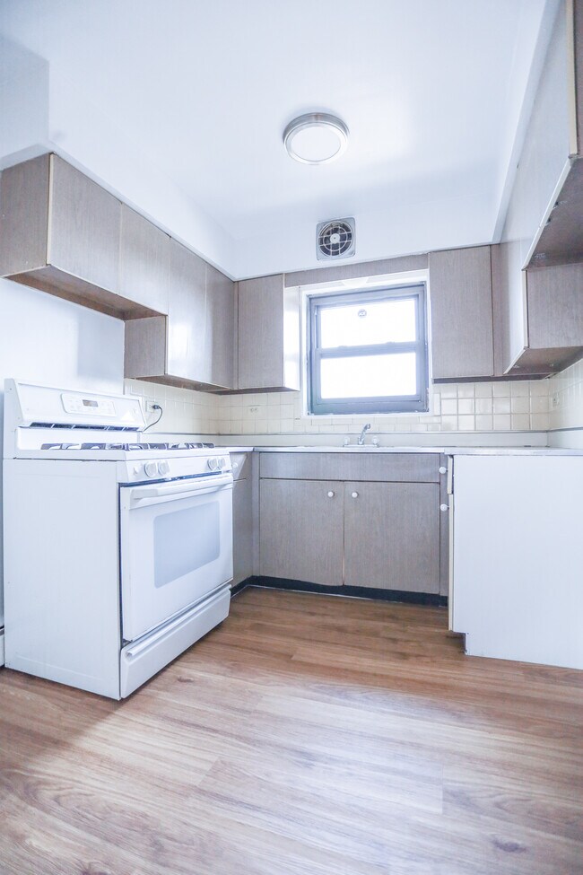 Foto del edificio - 2550 W Catalpa Ave