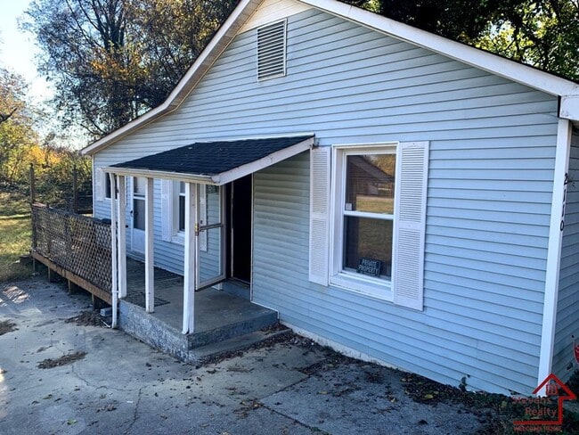 Building Photo - 2110 Brown Ave