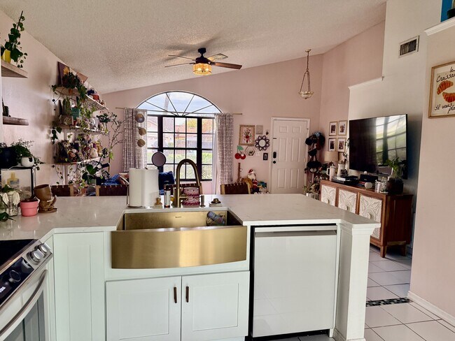 Building Photo - 12811 Shotgate Ct