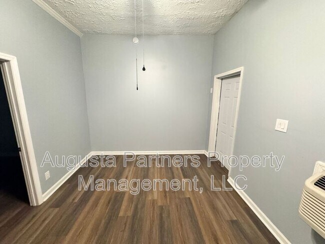 Building Photo - 119 Main St