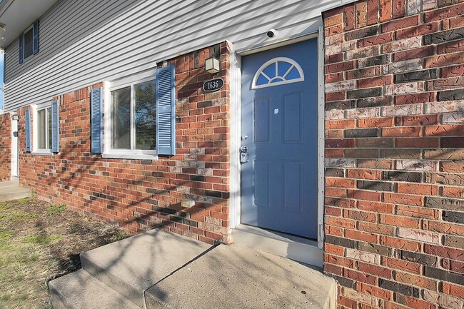 Building Photo - 1652 E 25th Ave