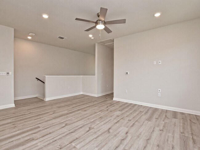 Foto del edificio - EASTON PARK -- SOUTH AUSTIN -- NEW BUILD