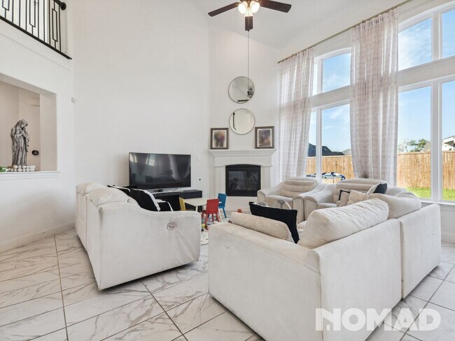 Foto del edificio - 6 Bedroom Single Family Home in Wylie