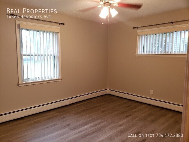 Foto del edificio - 14365 Hendricks Ave