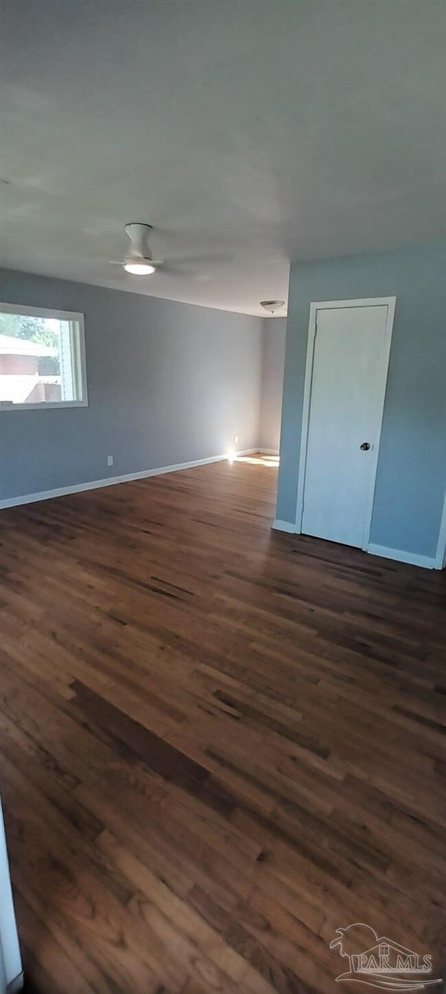 Building Photo - 3631 Forest Glen Dr