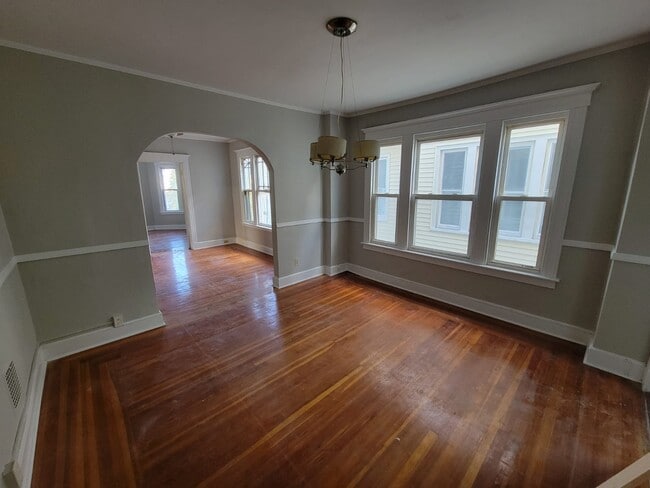 Building Photo - 504 Winthrop Ave
